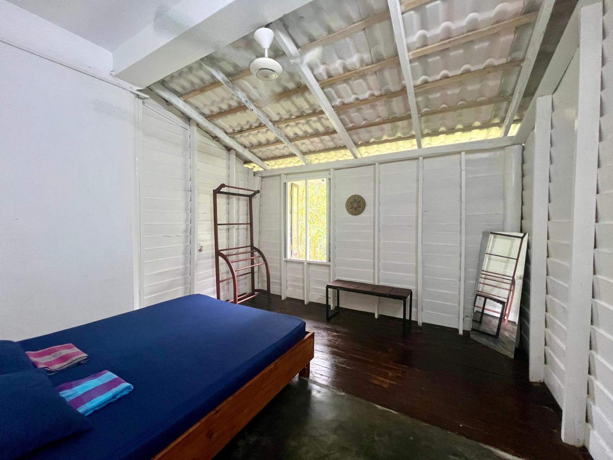 Thelakehostel Hikkaduwa Exterior photo